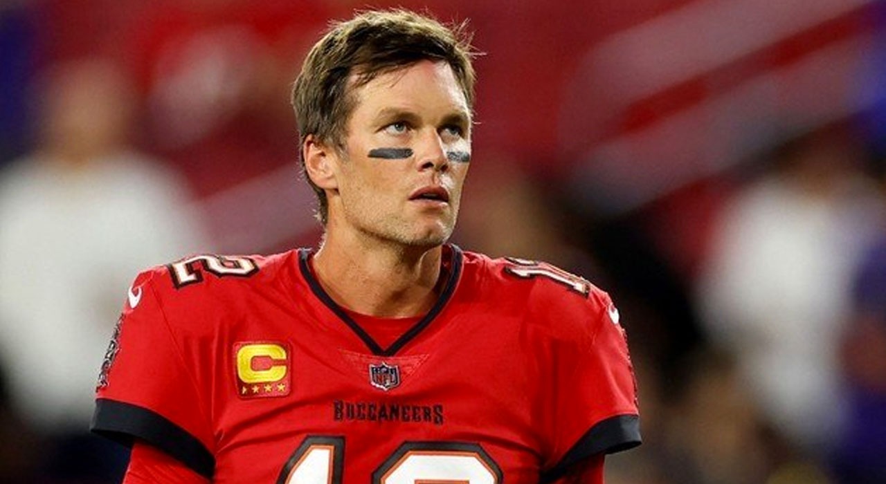 Segunda-feira (16/1): Com Brady, Bucs enfrentam os Cowboys pelos playoffs