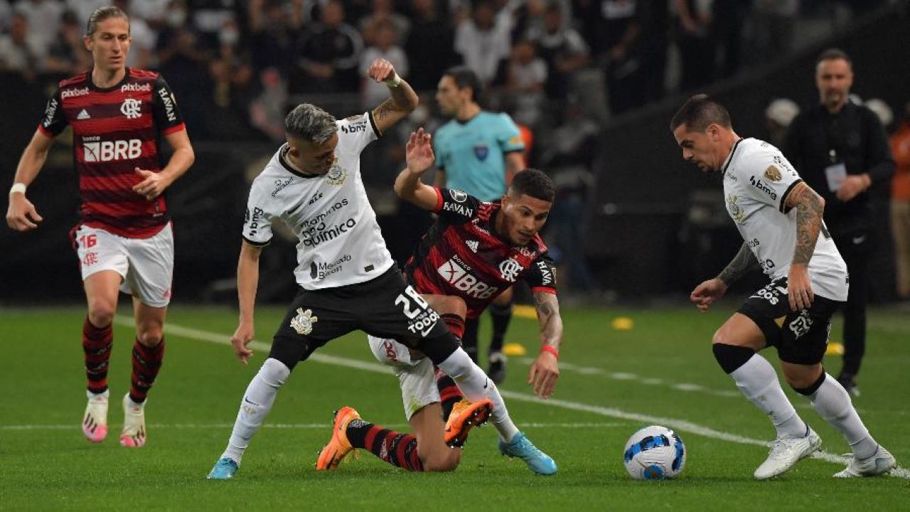 Sábado (7/10) - Em SP, Corinthians x Flamengo fazem clássico pelo Brasileirão