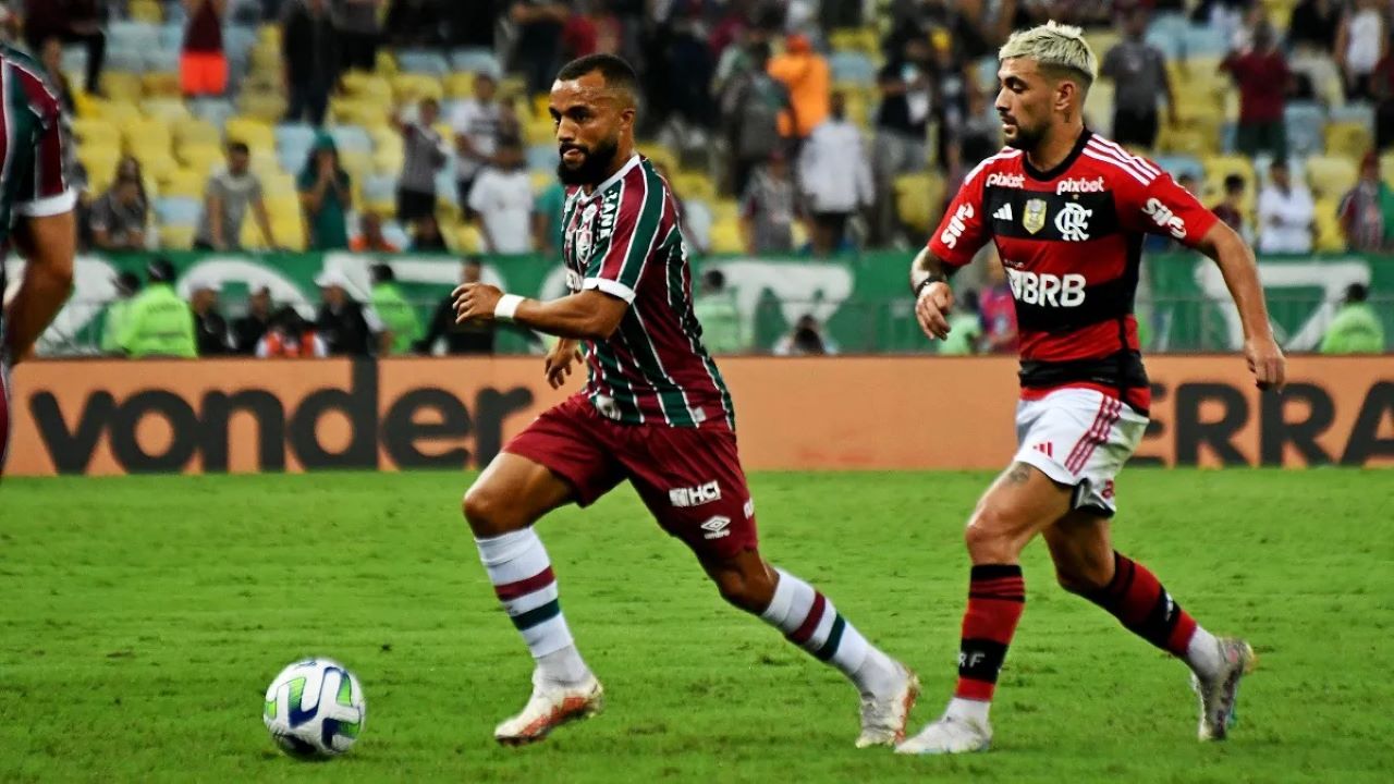 Sábado (11/11) - No Maracanã, Fla x Flu fazem clássico do BR-23